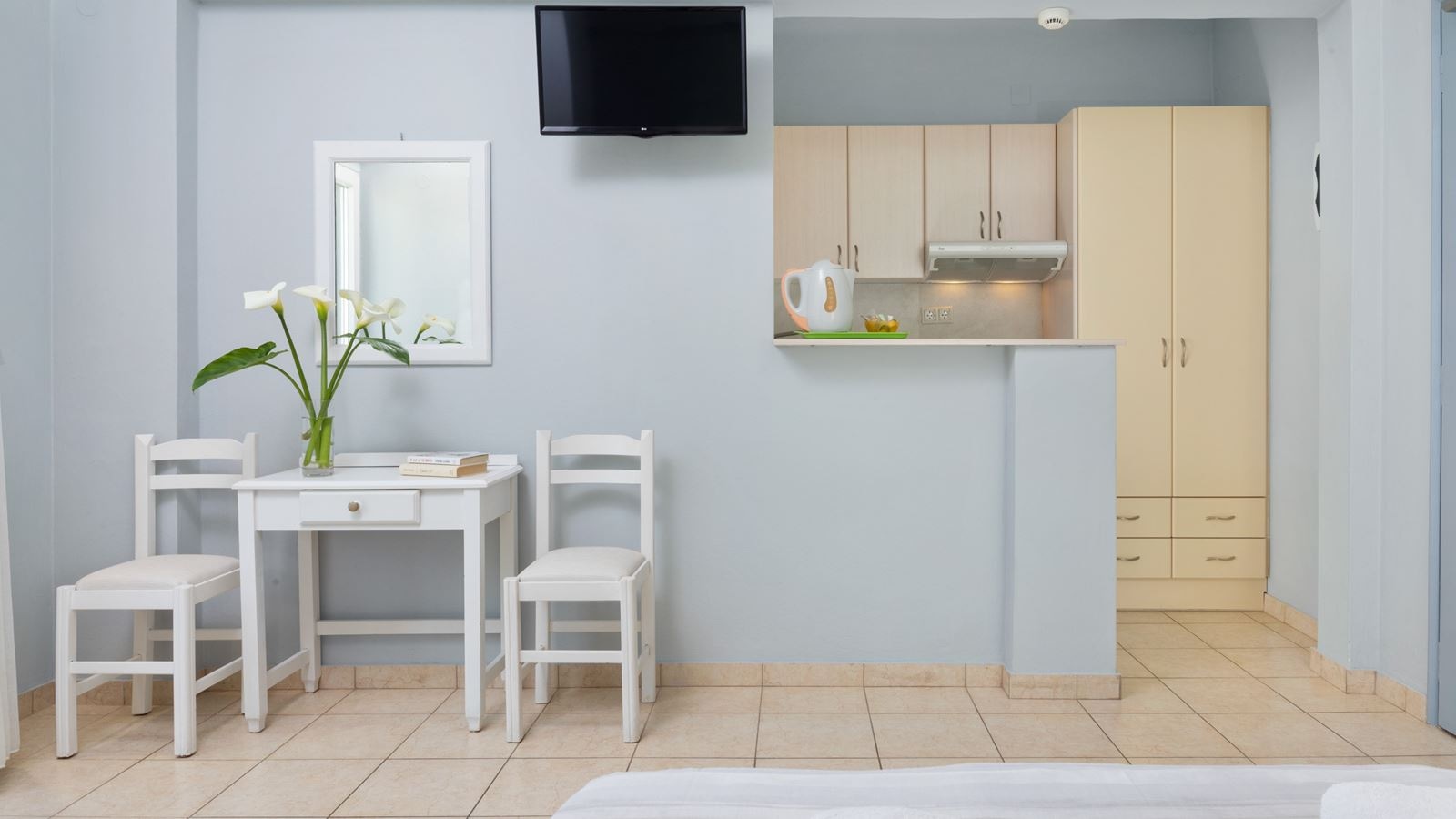 rooms-comfort-studio-with-balcony