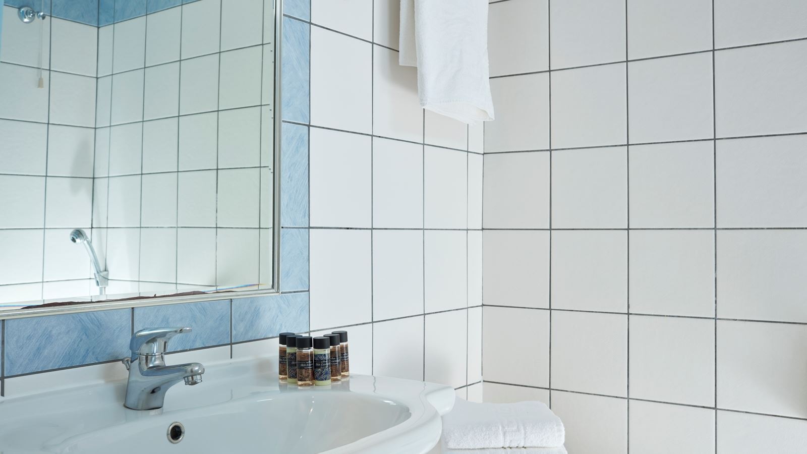 rooms-double-or-twin-standard