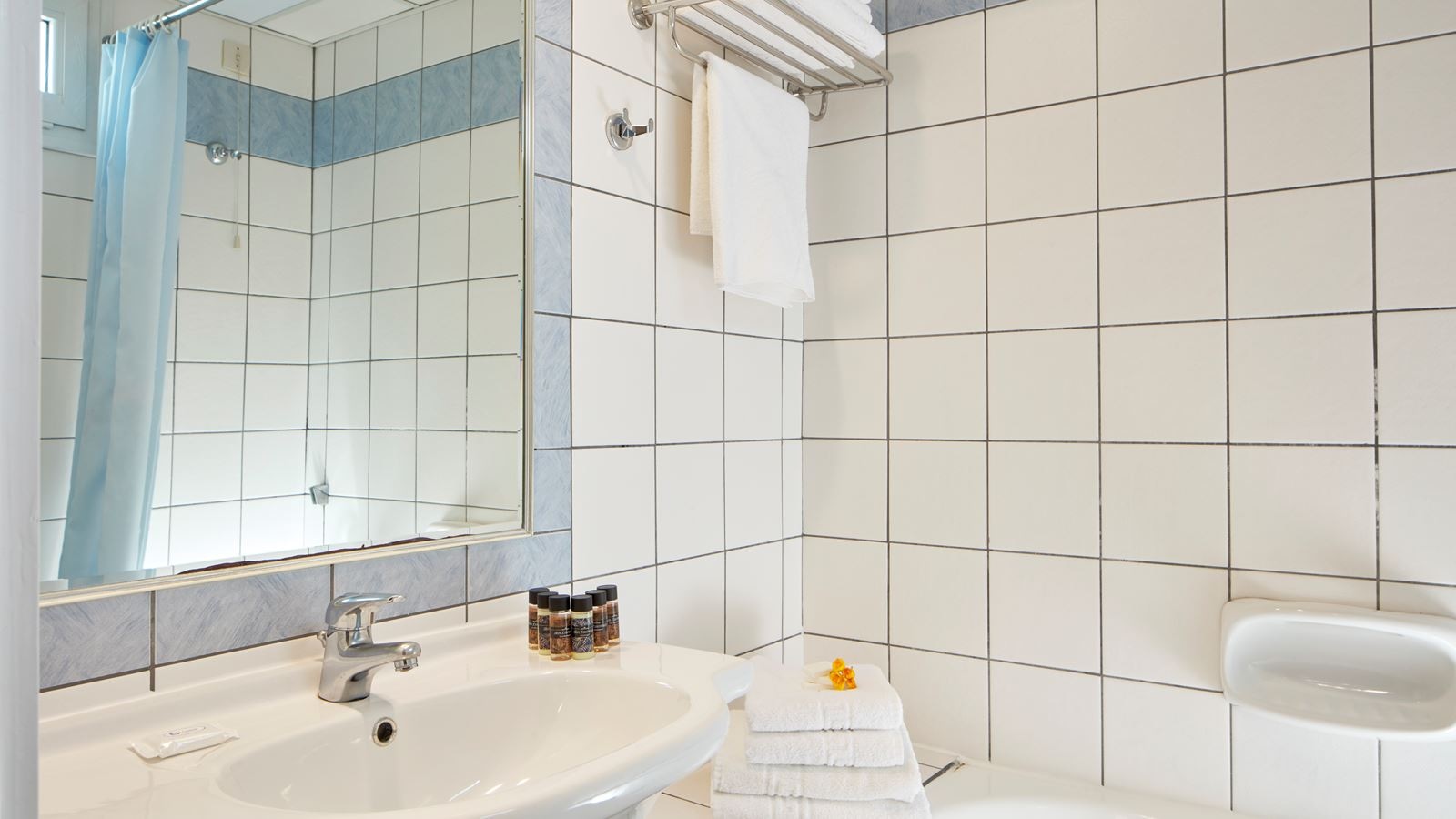 rooms-family-room-standard