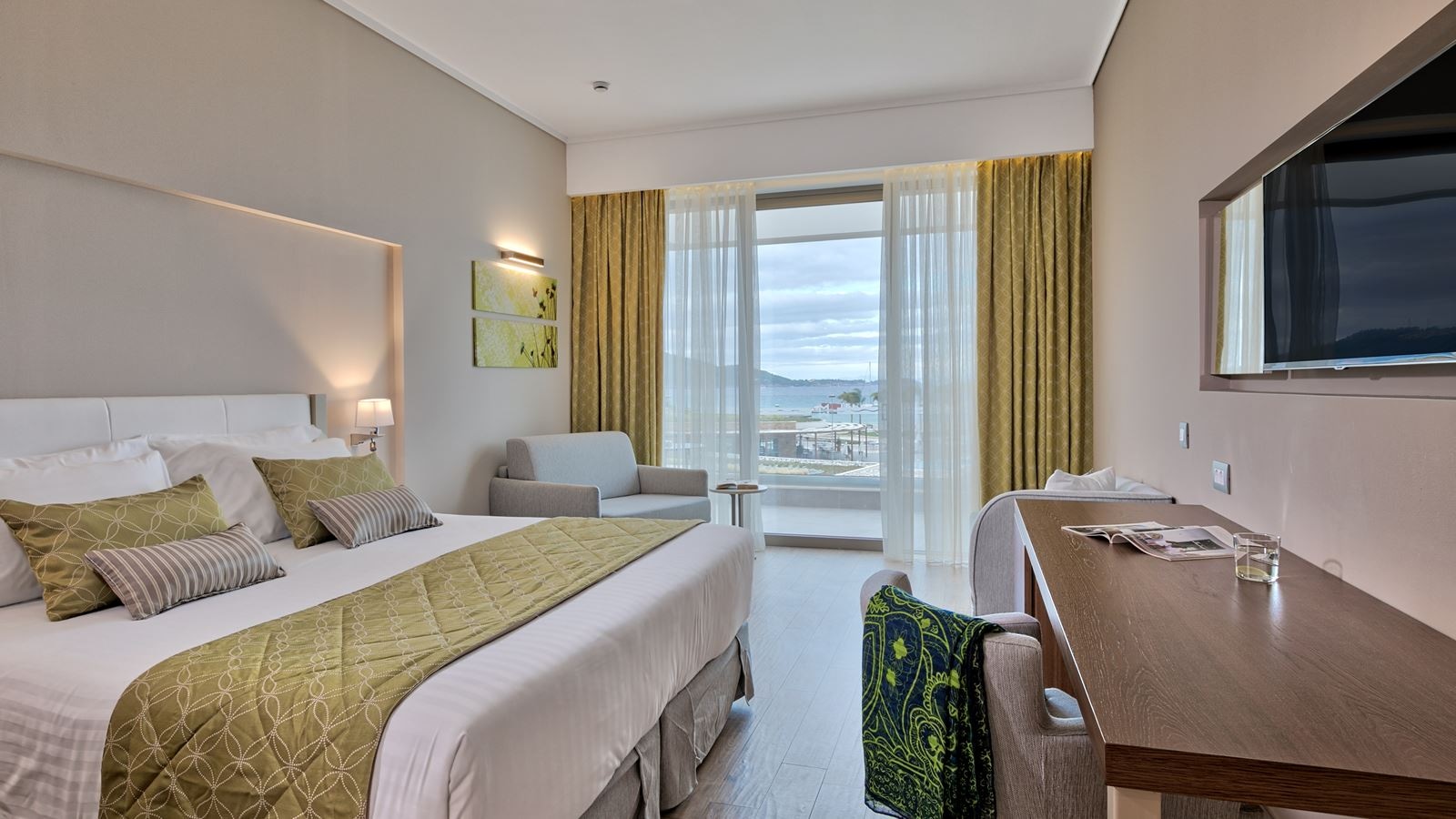 rooms-deluxe-sea-view-room