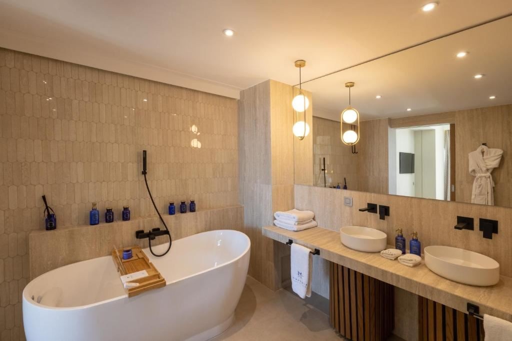 rooms-one-bedroom-suite-private-pool