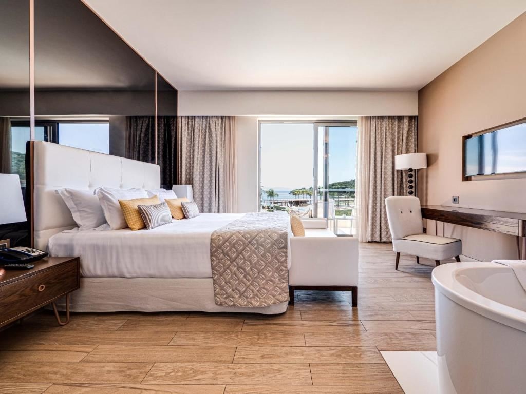 rooms-two-bedroom-duplex-suite-private-pool