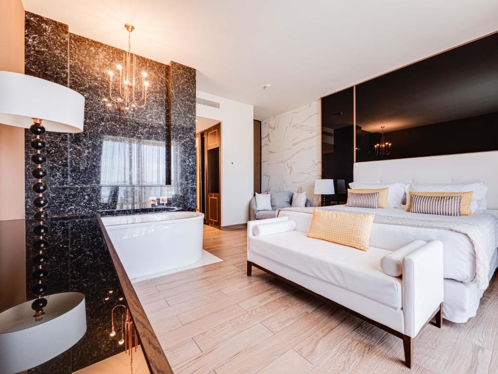 rooms-two-bedroom-duplex-suite-private-pool