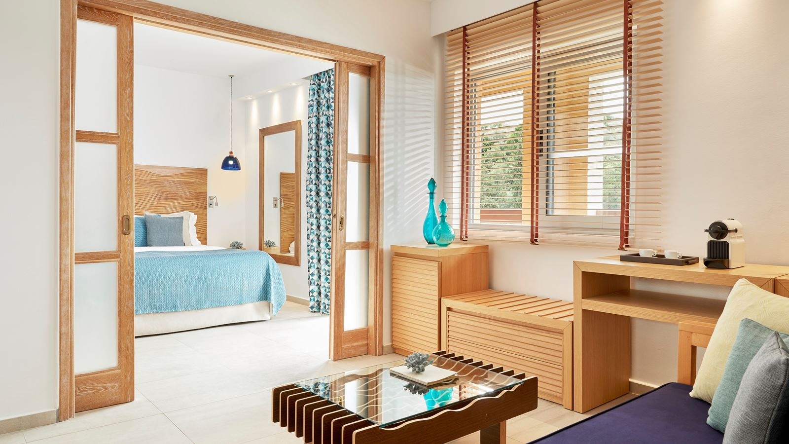 rooms-suite-family-sliding-doors-garden-view-balcony