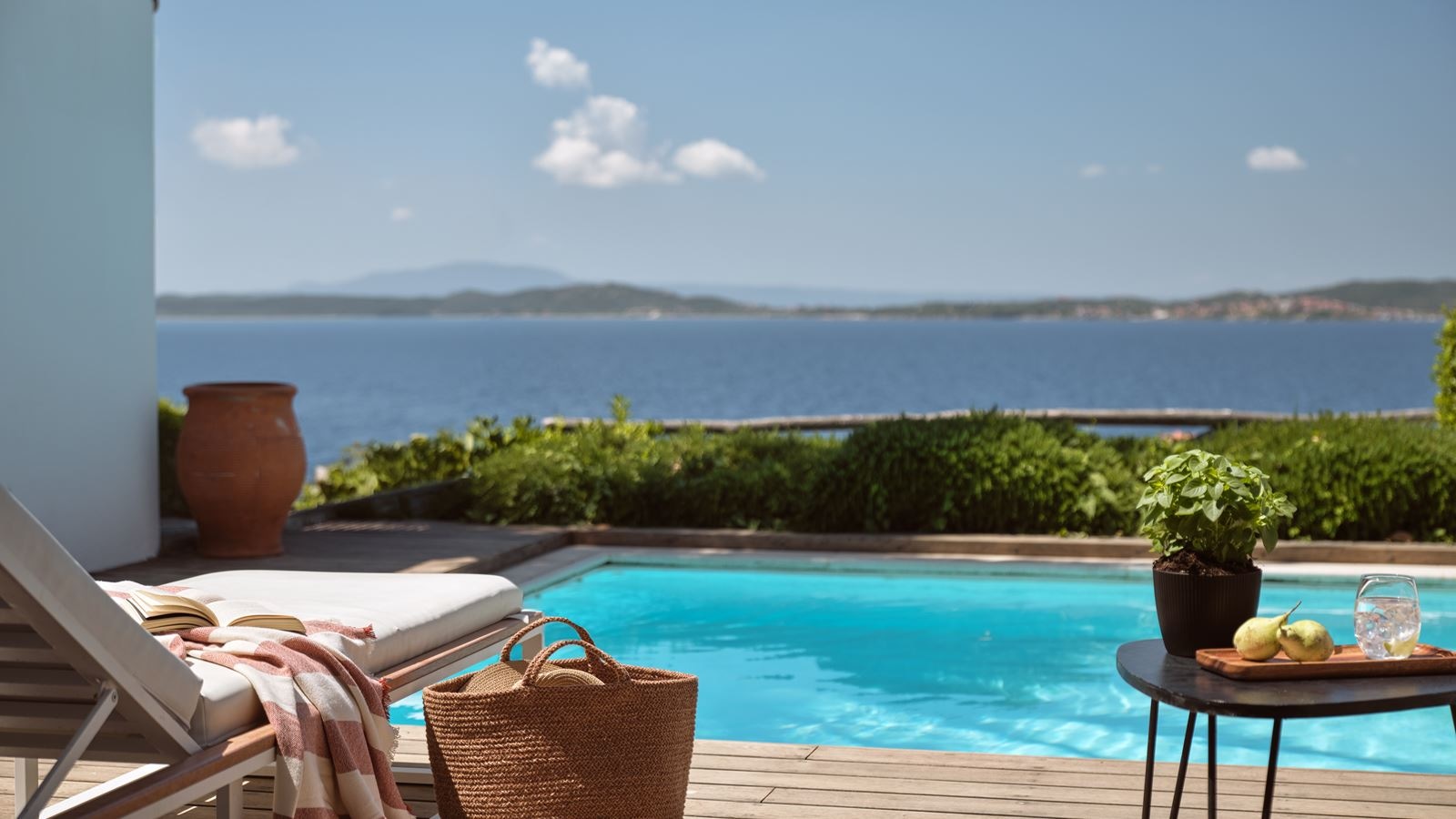 rooms-two-bedrooms-bungalow-sea-view-private-pool-terrace