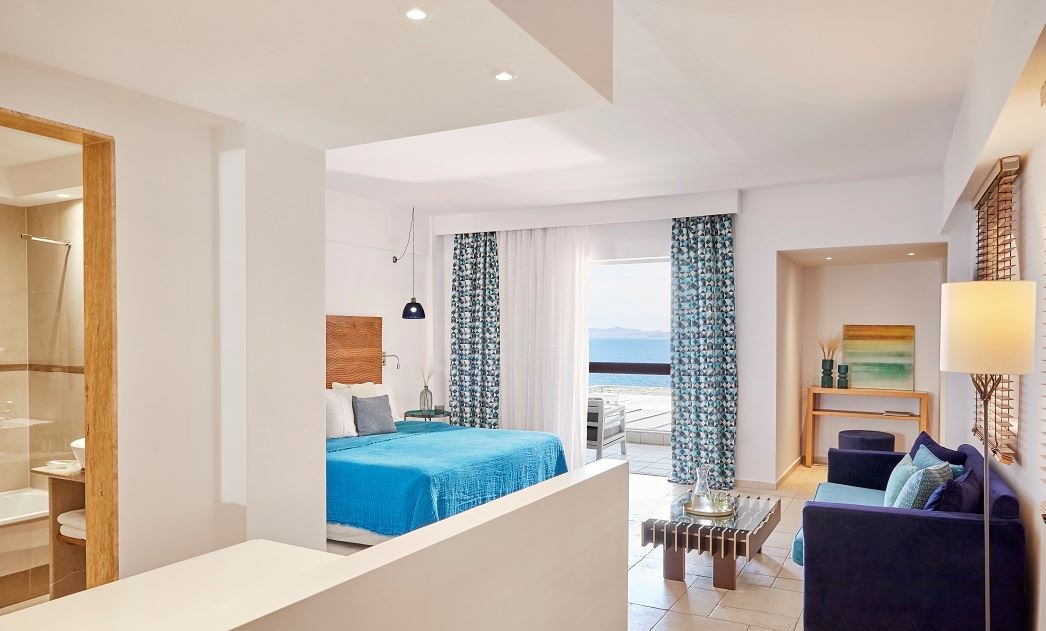 rooms-suite-junior-sea-view-balcony