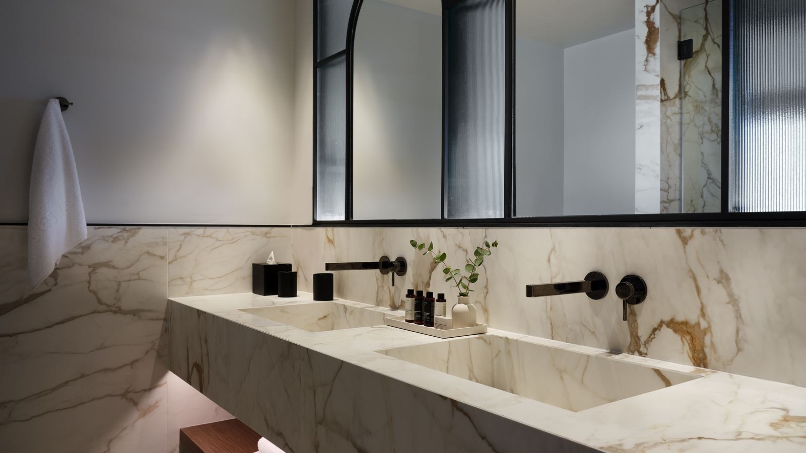 rooms-deluxe-junior-suite-sea-front