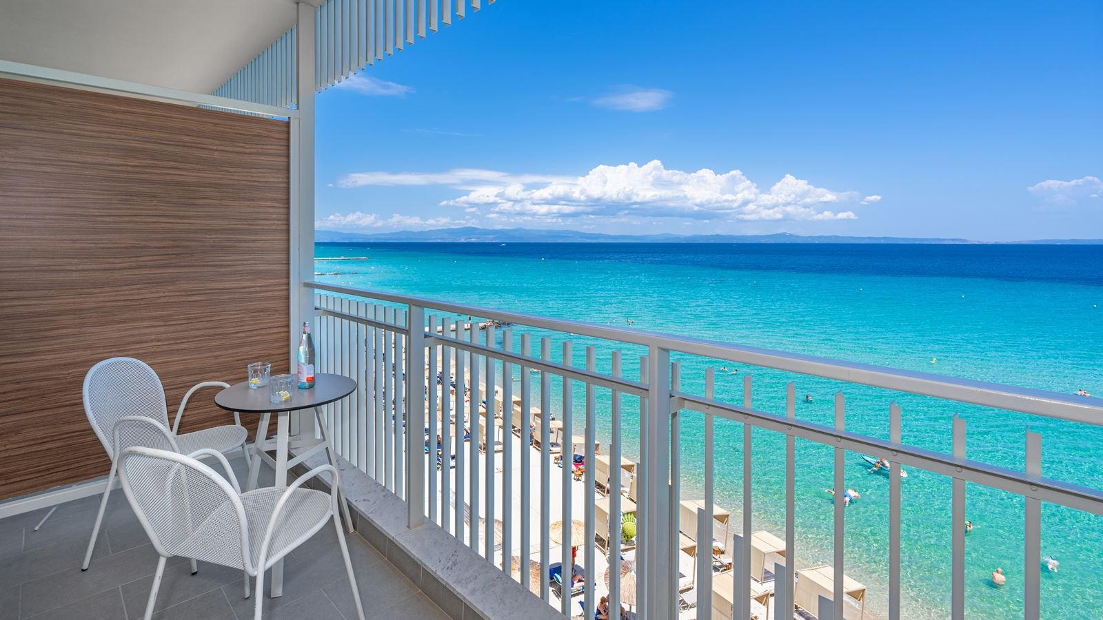 rooms-deluxe-double-sea-front