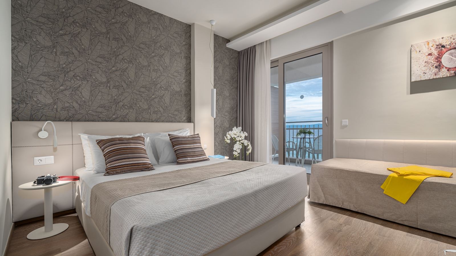 rooms-deluxe-double-sea-front