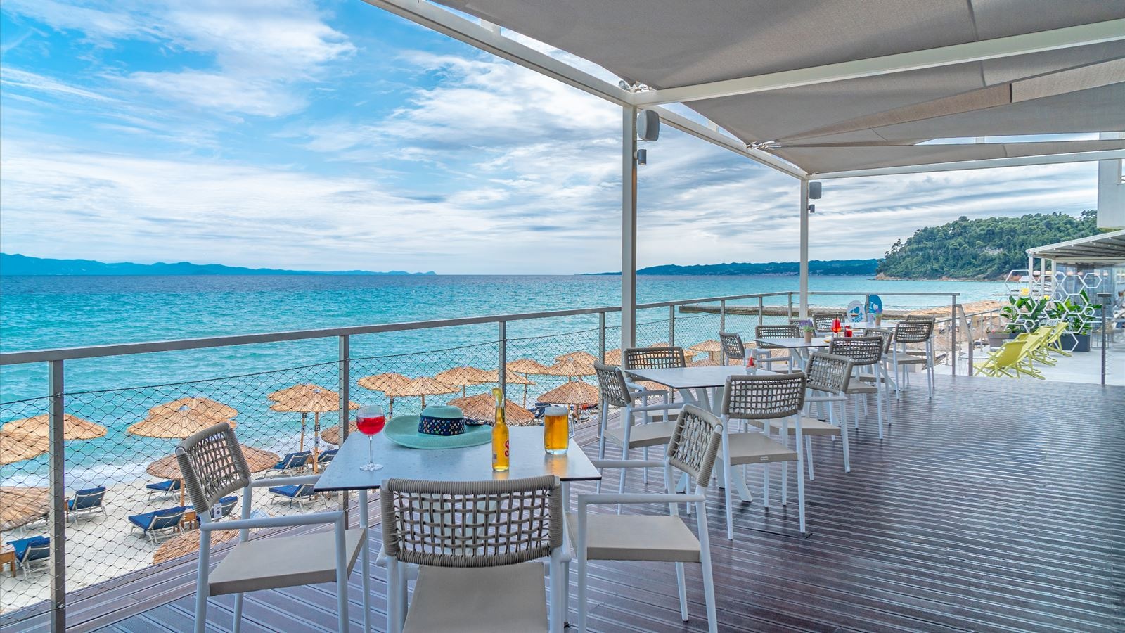 bars-poolside-snack-bar