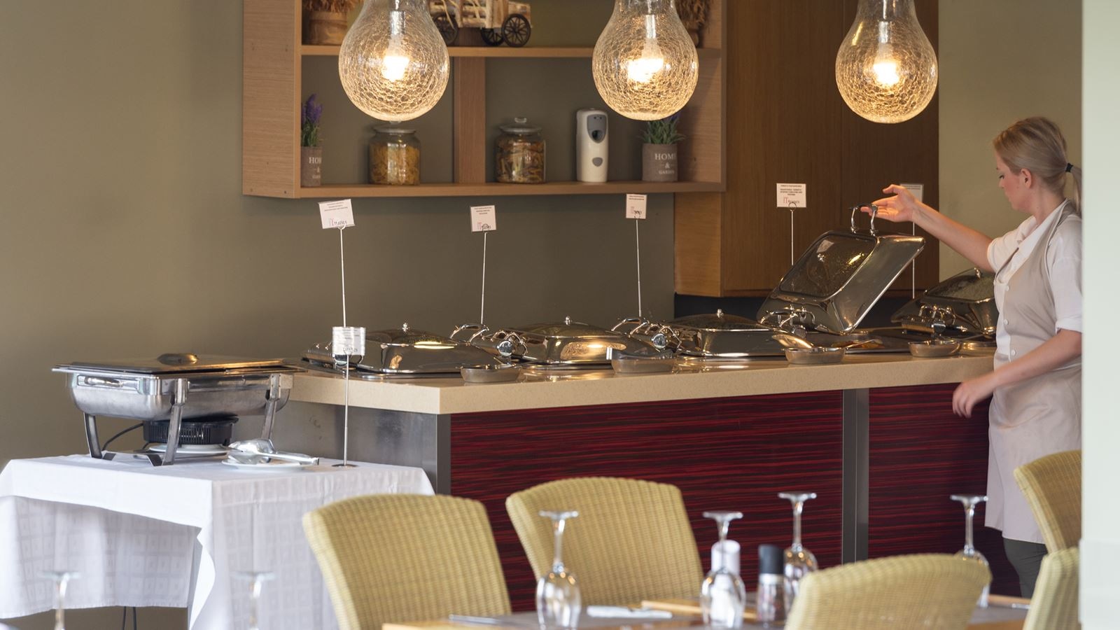 restaurants-main-building