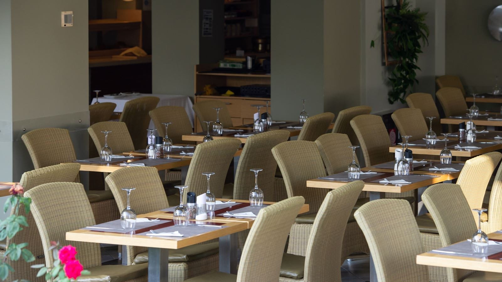 restaurants-main-building