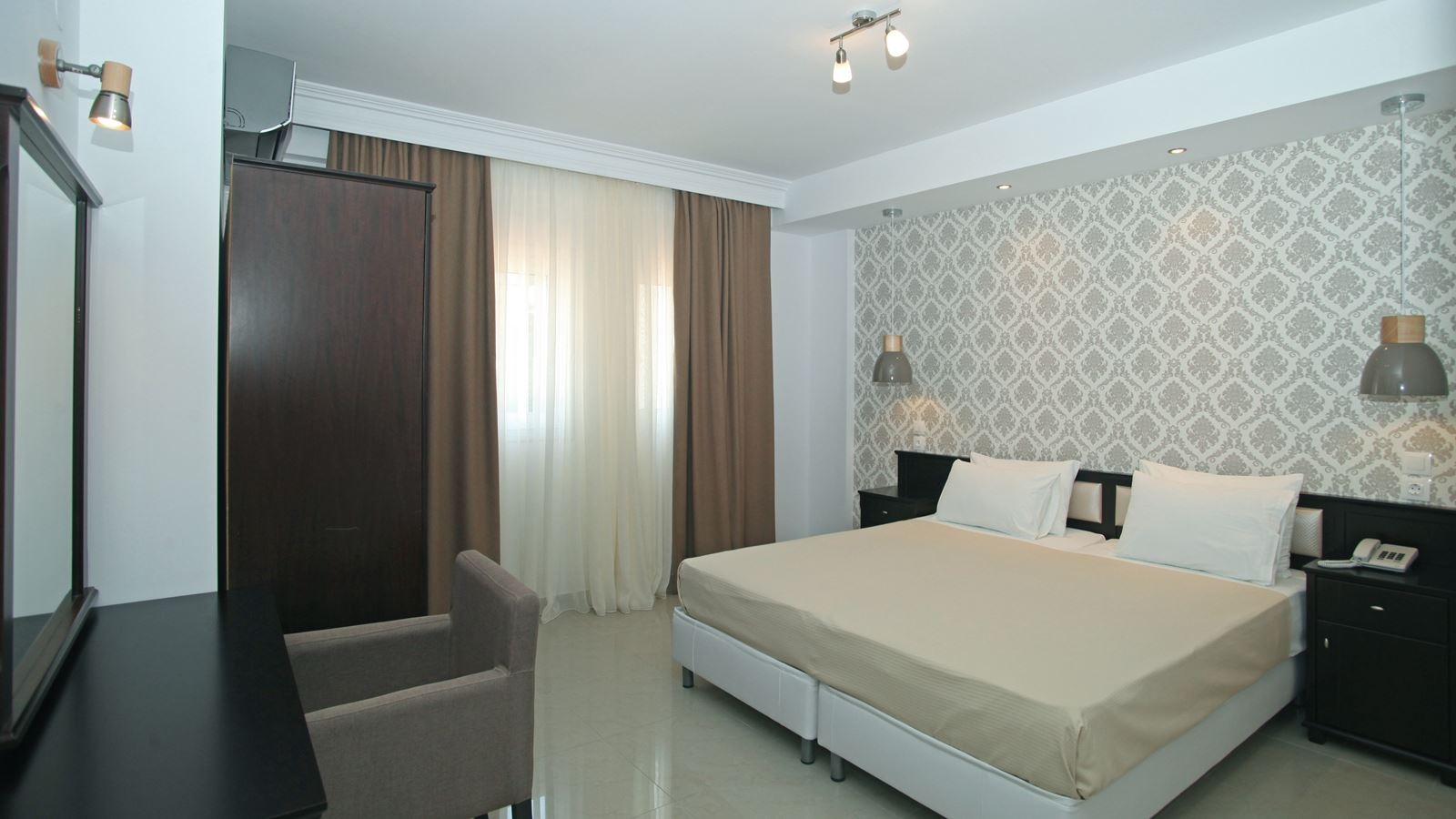 rooms-family-apartment