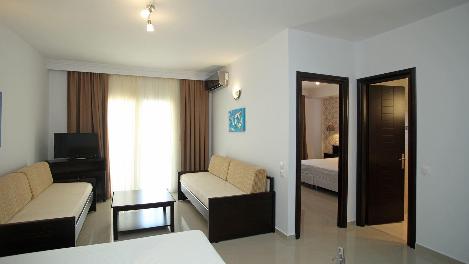 rooms-family-apartment