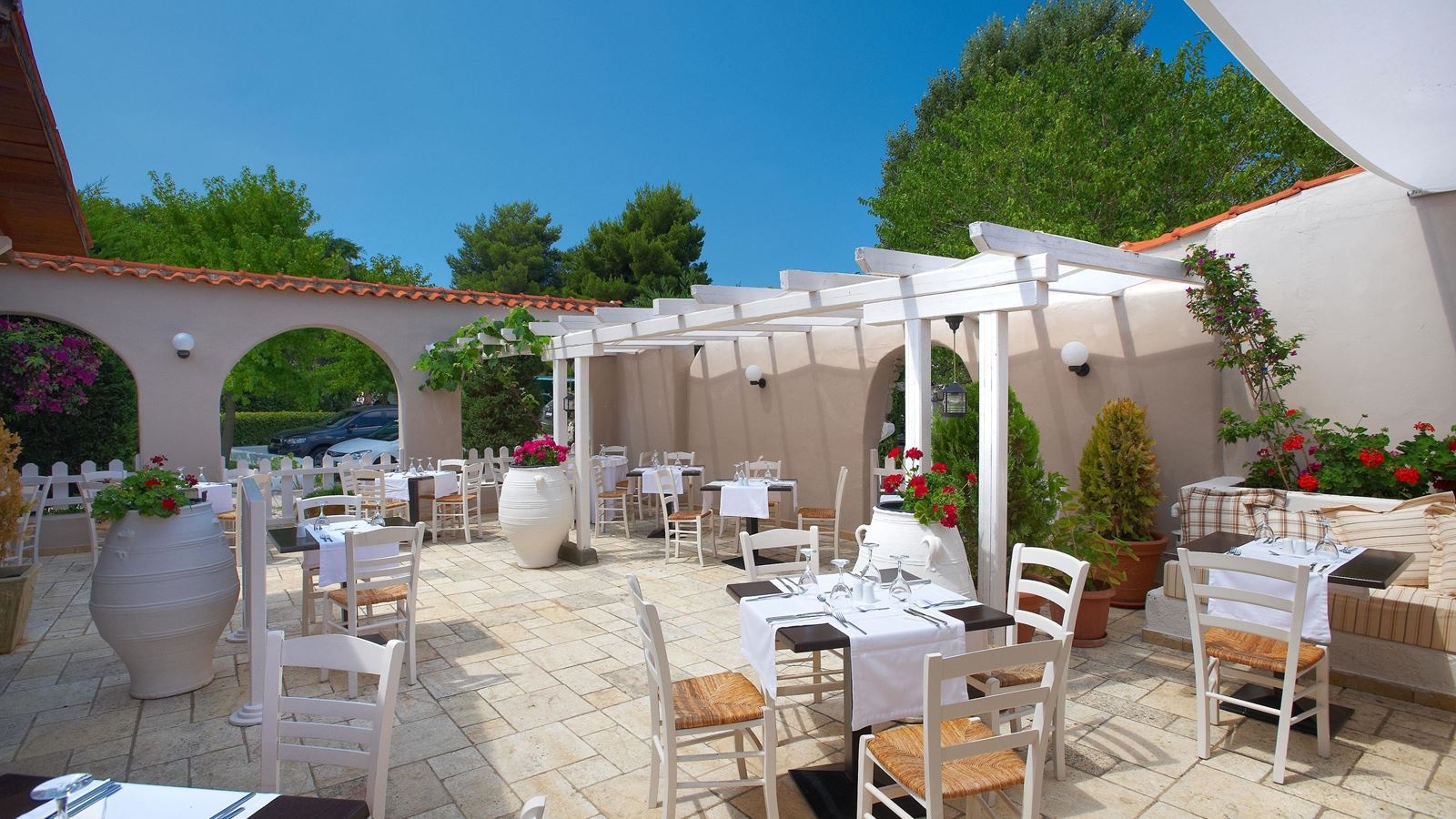 restaurants-main-building