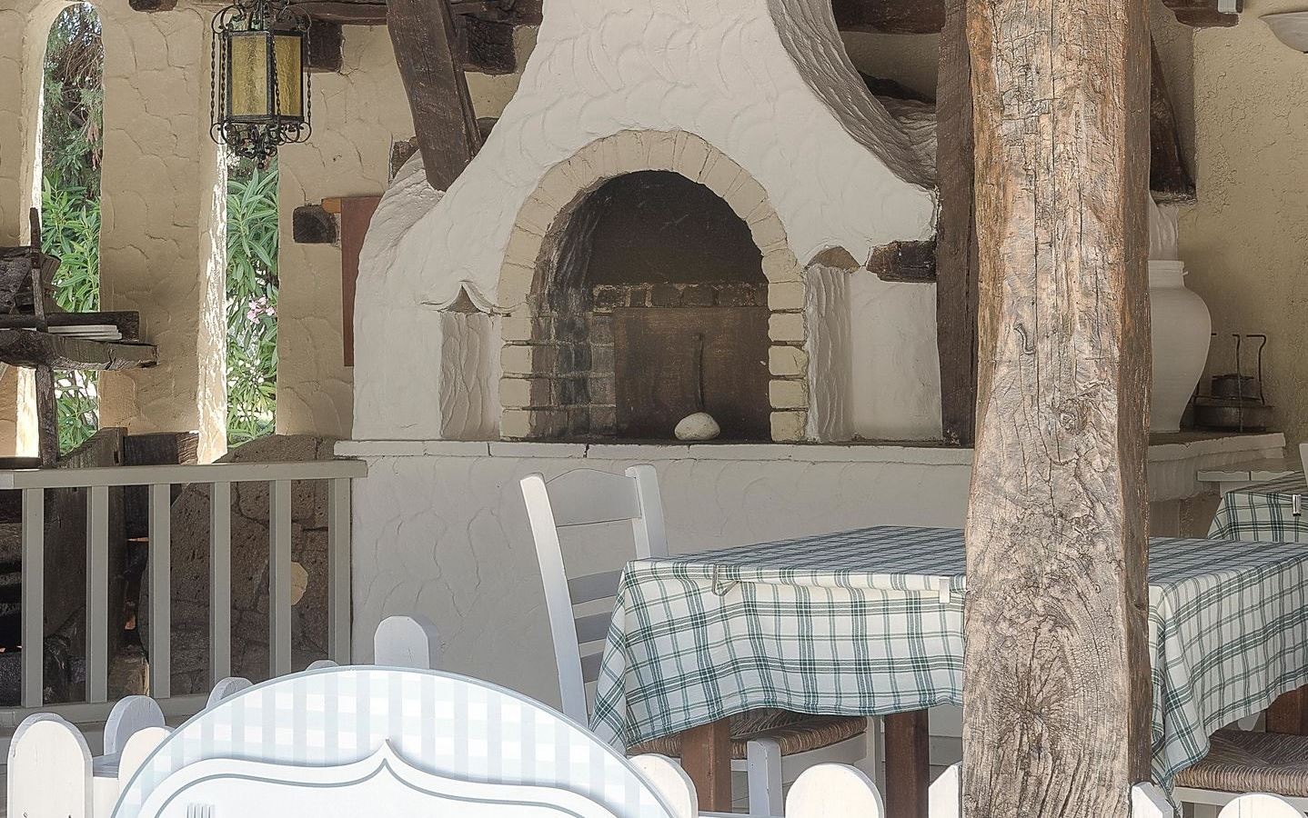 restaurants-main-building