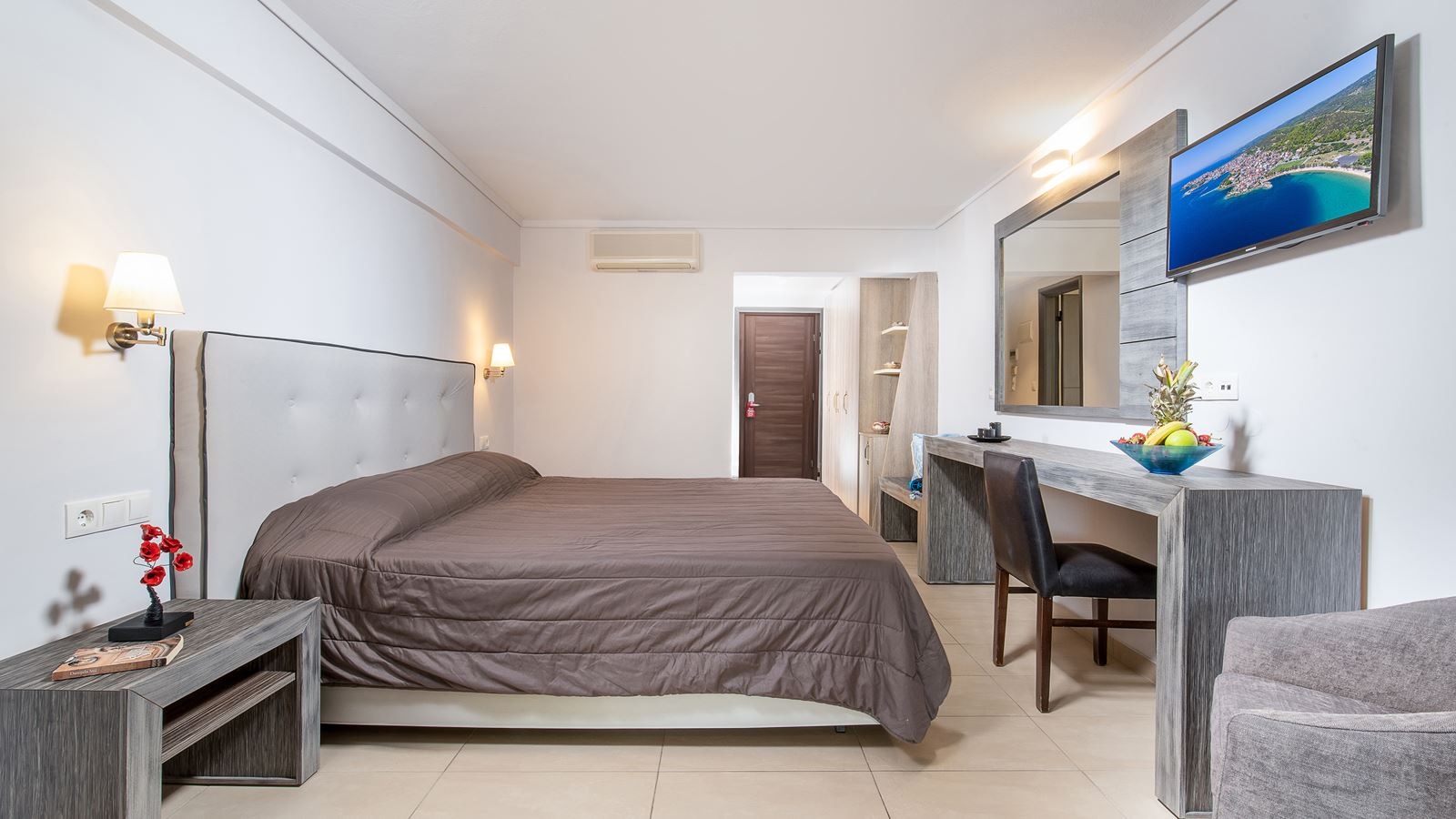 rooms-deluxe-double-land-view