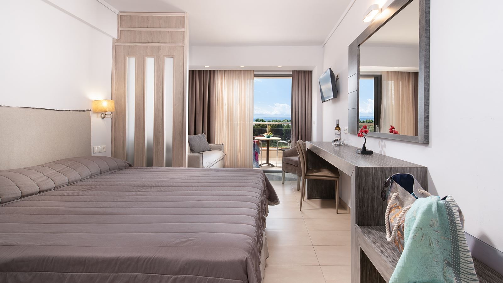 rooms-deluxe-double-side-sea-view