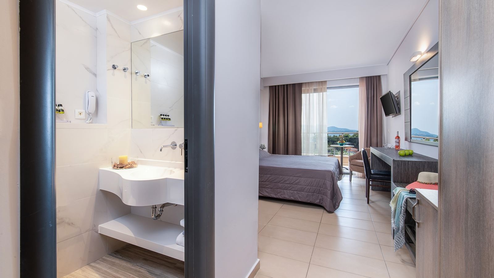 rooms-deluxe-double-side-sea-view