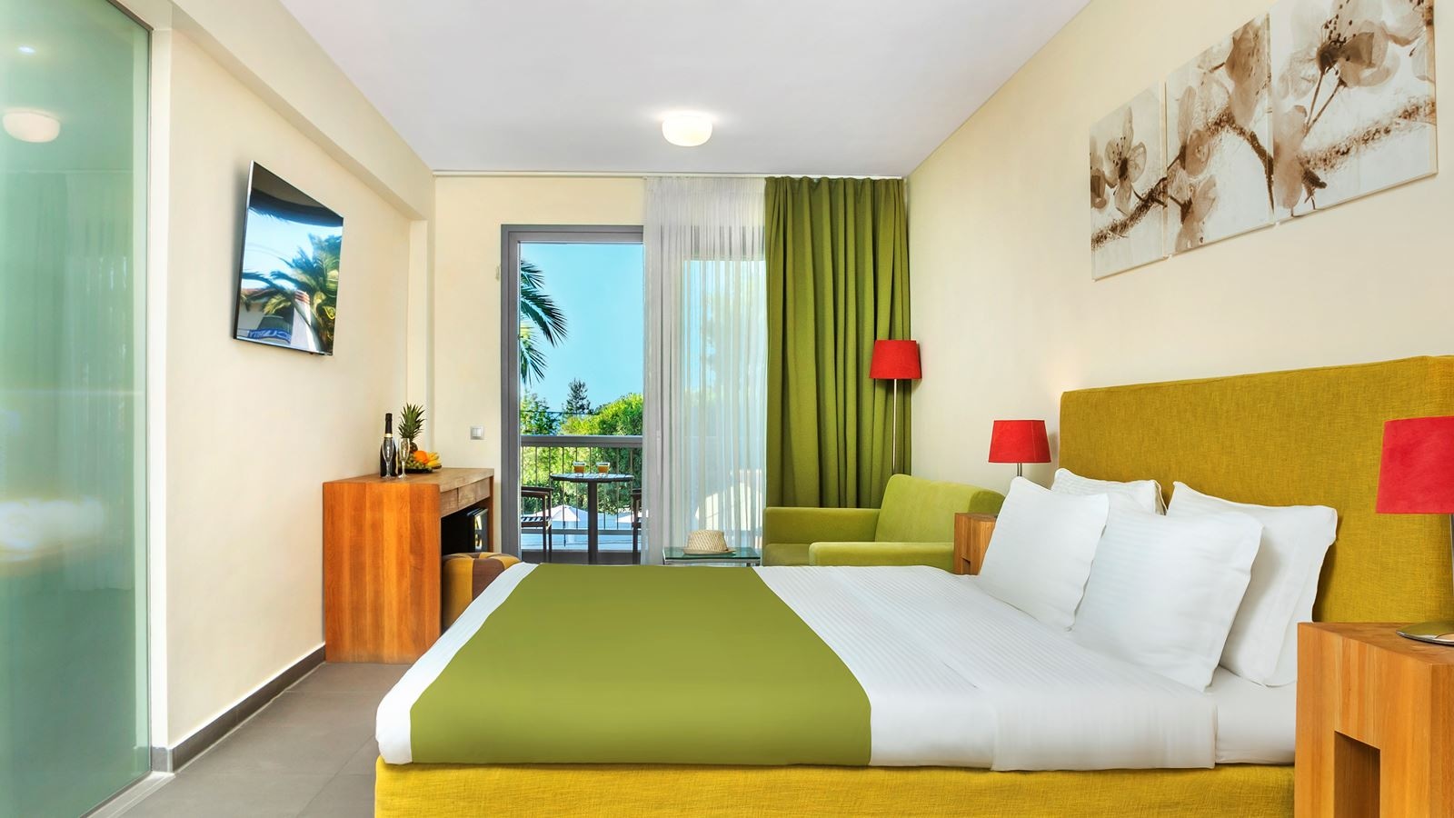 rooms-room-double-superior-poolview