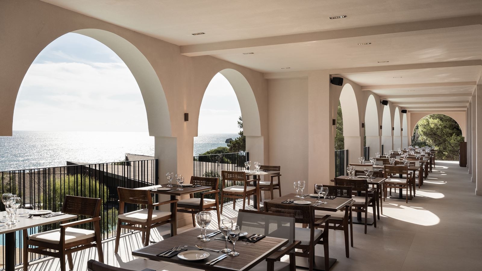 restaurants-agora-buffet-restaurant