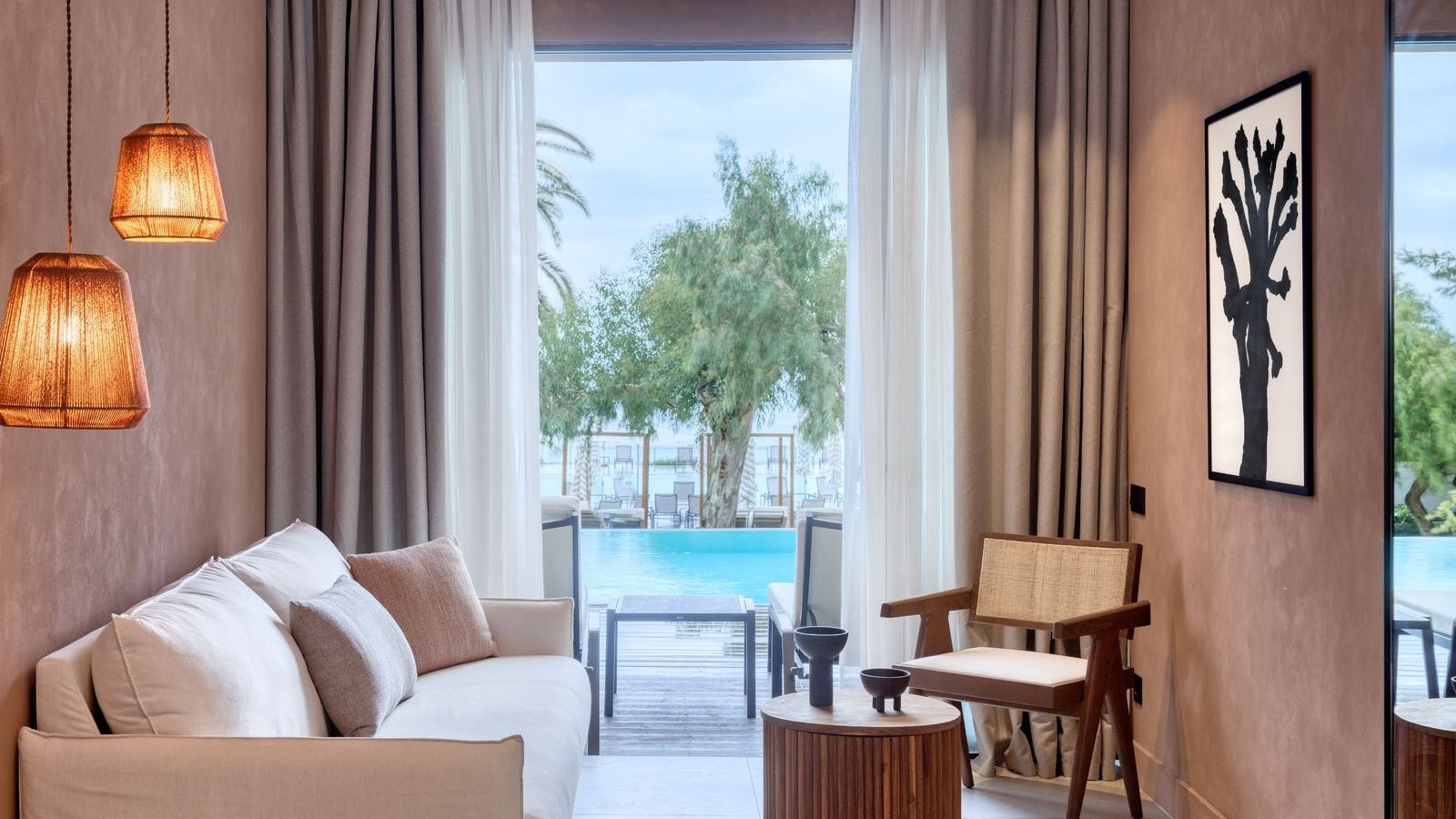 rooms-sapphire-junior-suite-with-swim-up-pool