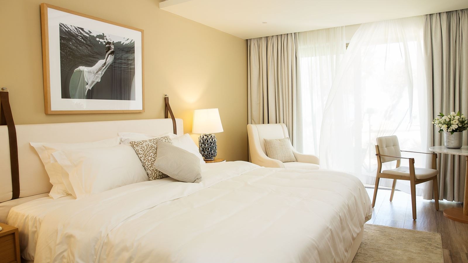 rooms-emerald-sea-view-suite