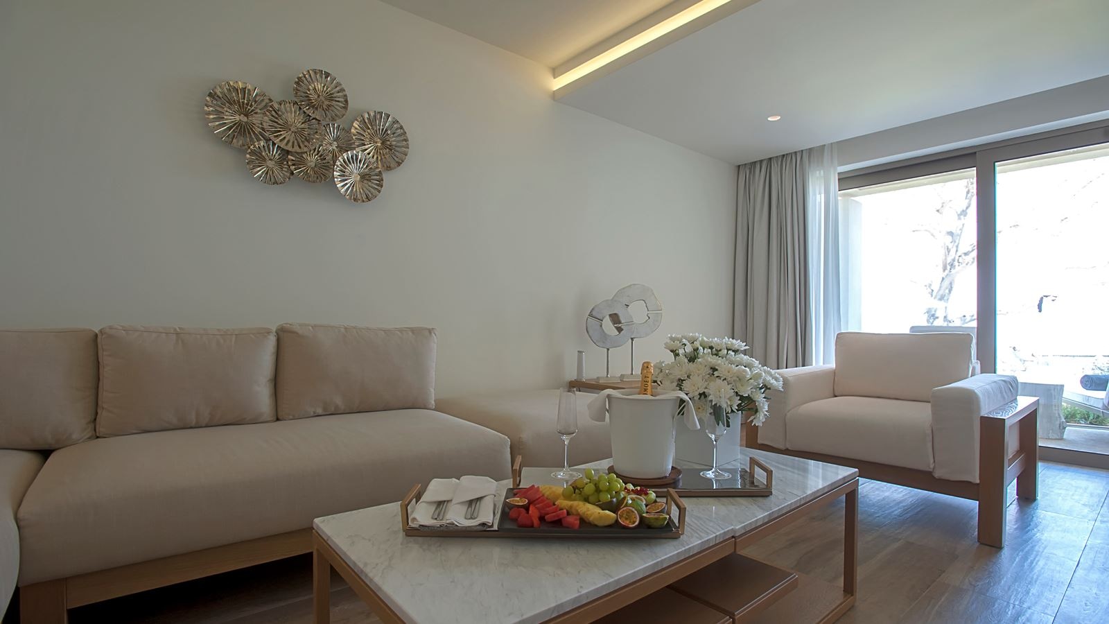 rooms-emerald-sea-view-suite