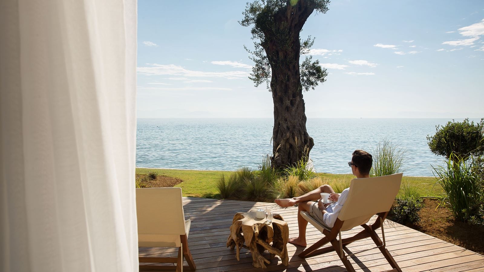 rooms-pavilion-retreat-waterfront