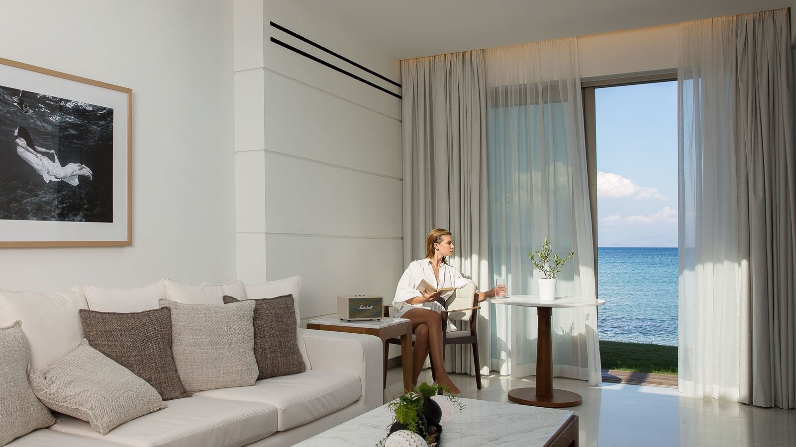 rooms-pavilion-suite-waterfront-with--private-pool