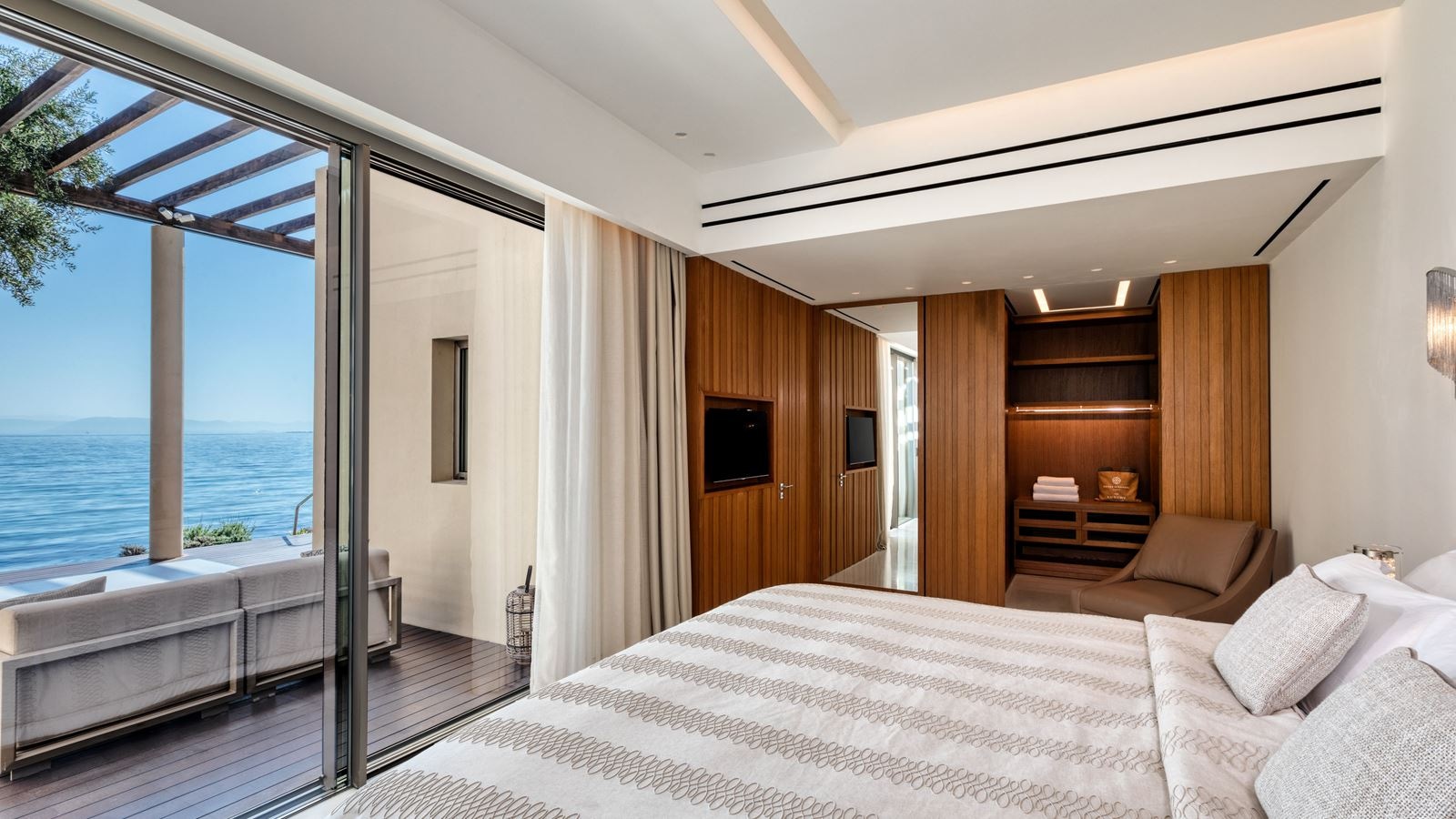 rooms-hrh-ivory-villa-sv