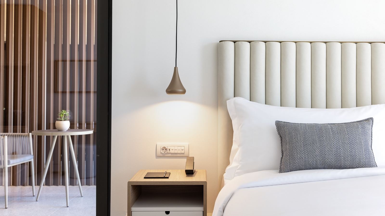 rooms-opal-suite-sea-view