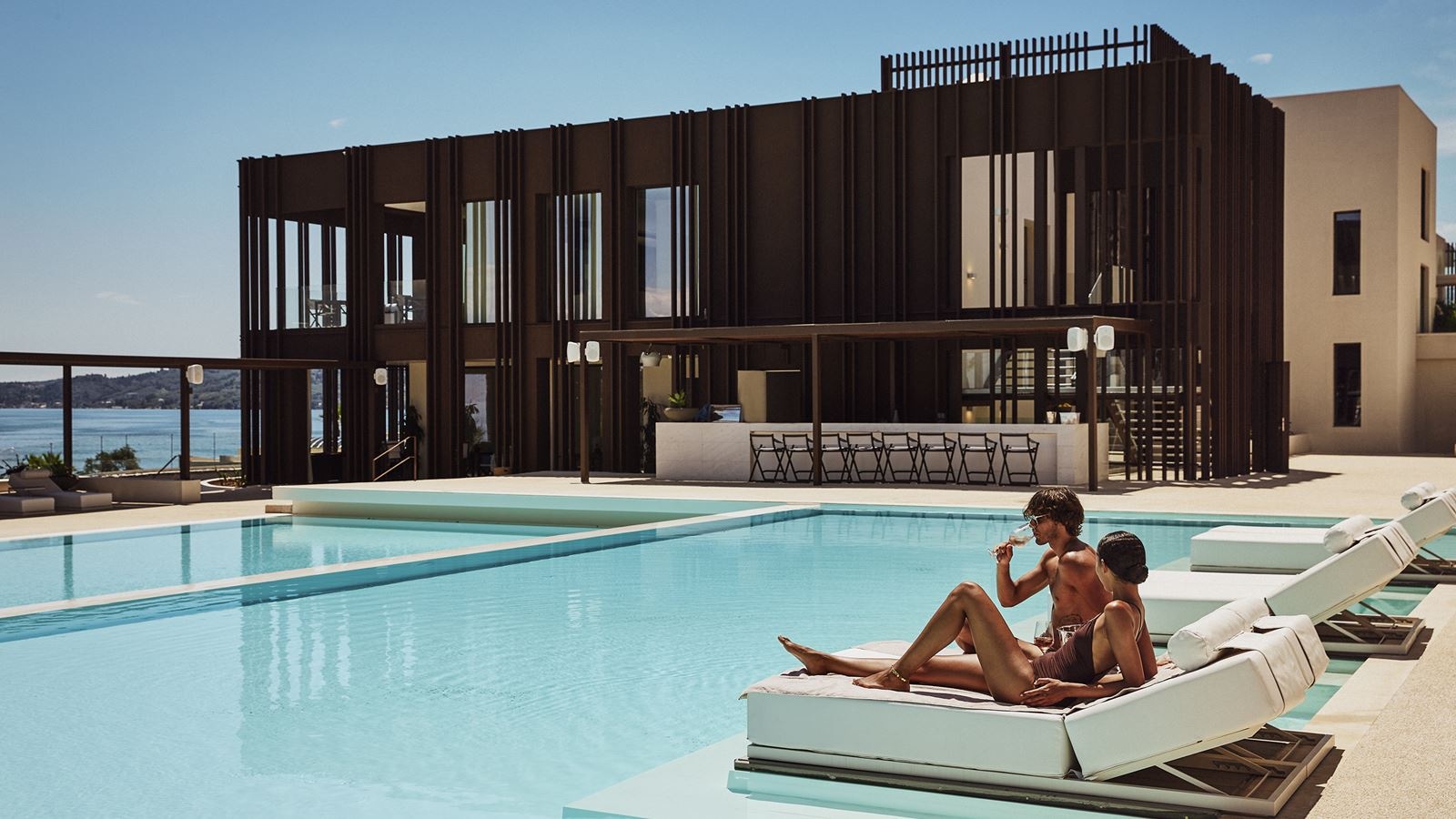 bars-panorama-pool-bar