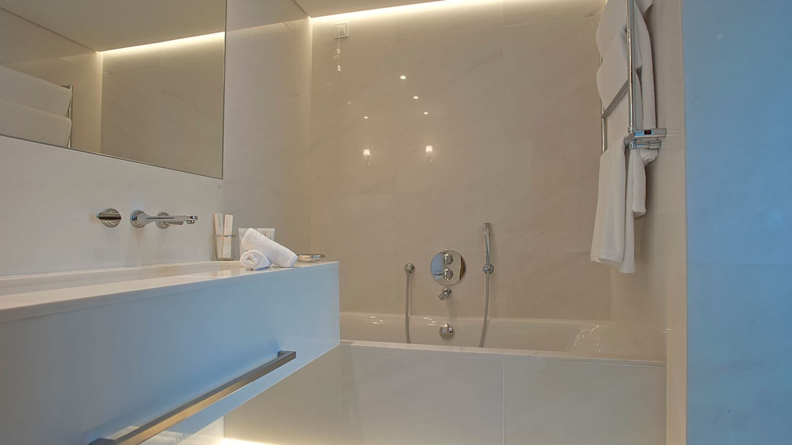 rooms-pavilion-retreat-garden-view-with-outdoor-jacuzzi