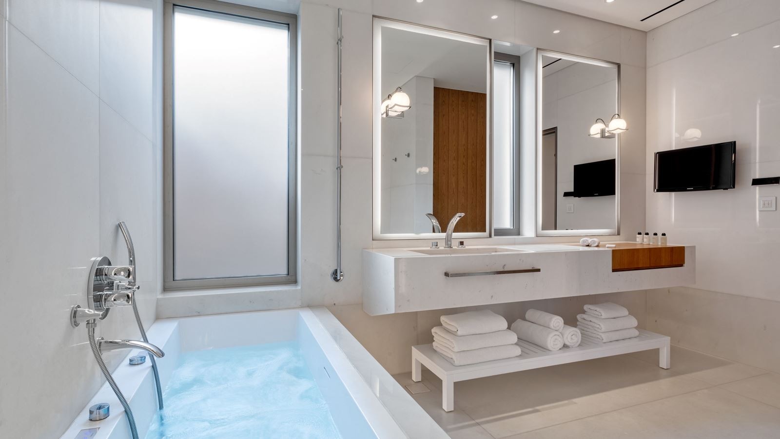 rooms-hrh-ivory-villa-sv