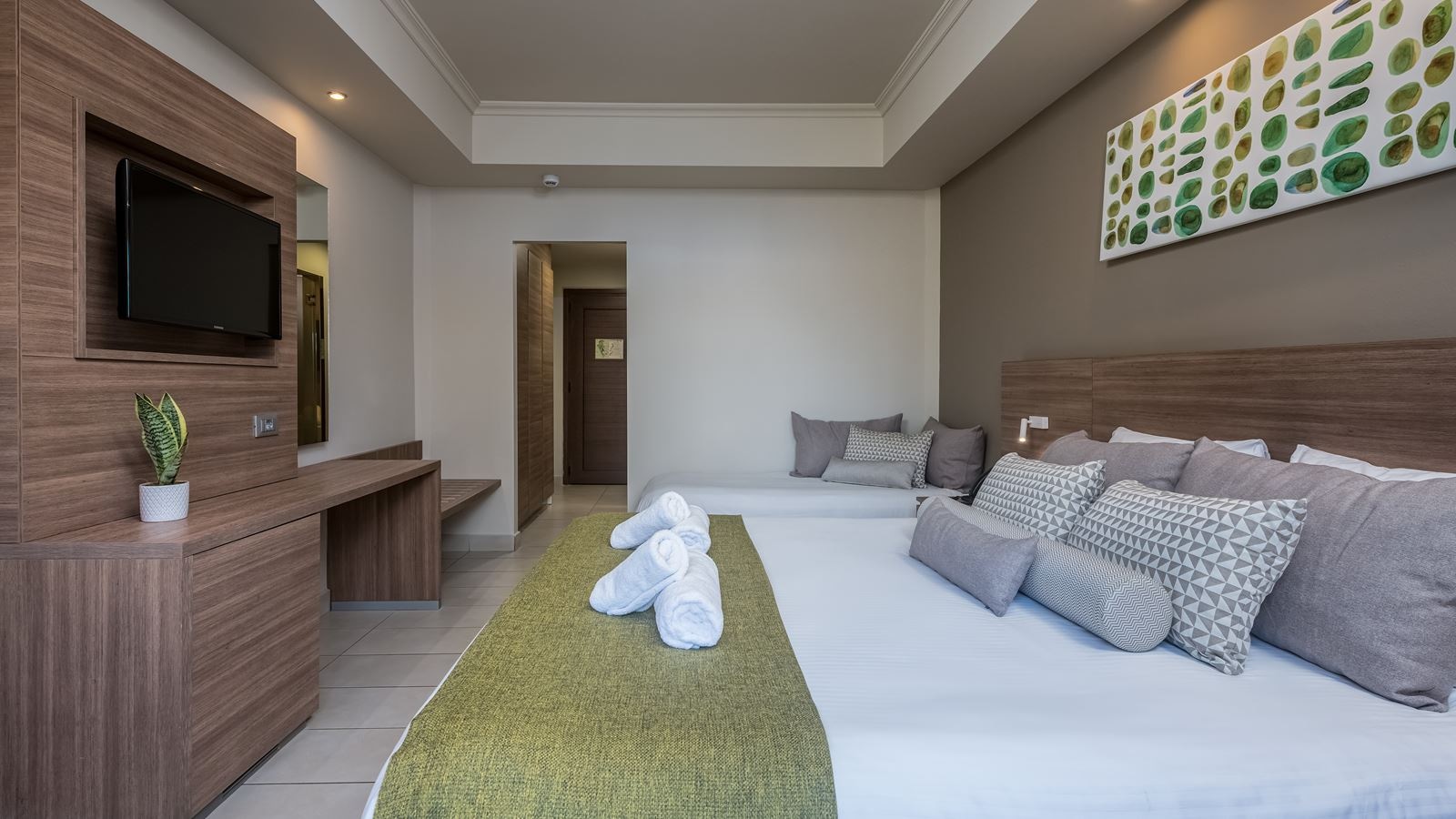 rooms-room-double-garden-view