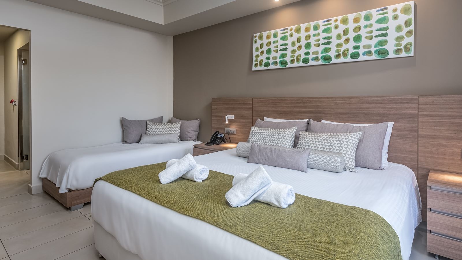 rooms-room-double-garden-view