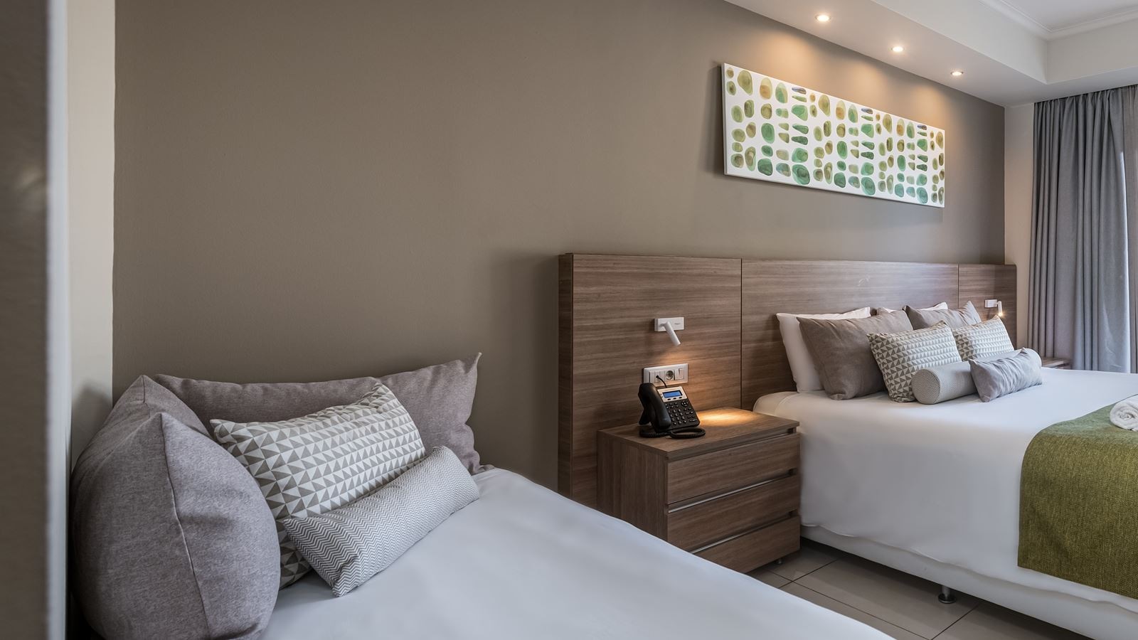 rooms-room-double-garden-view