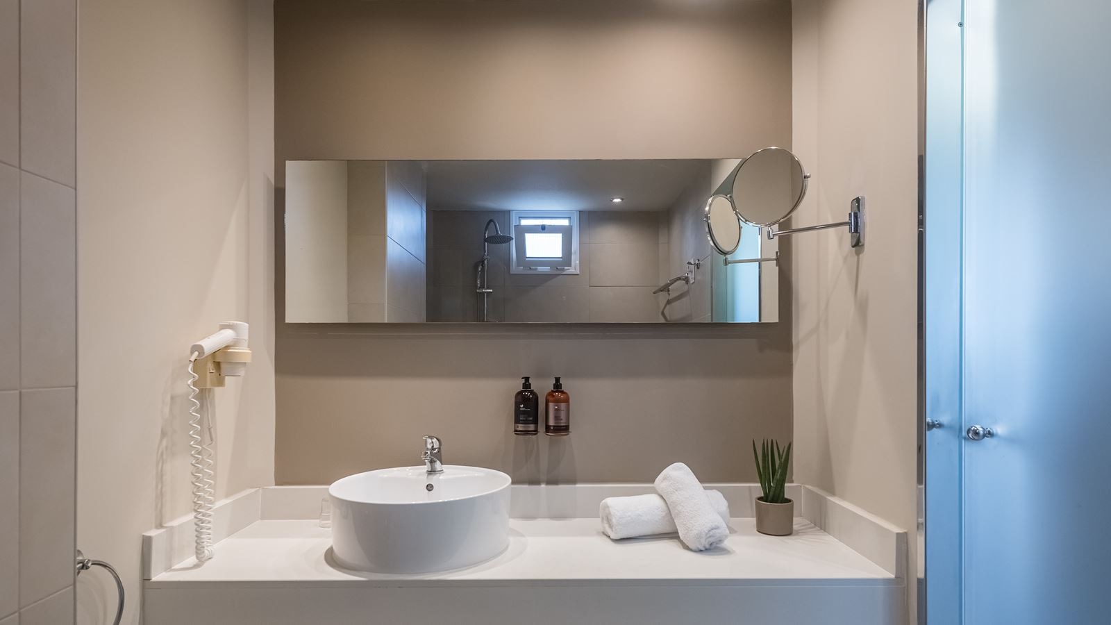 rooms-room-double-garden-view