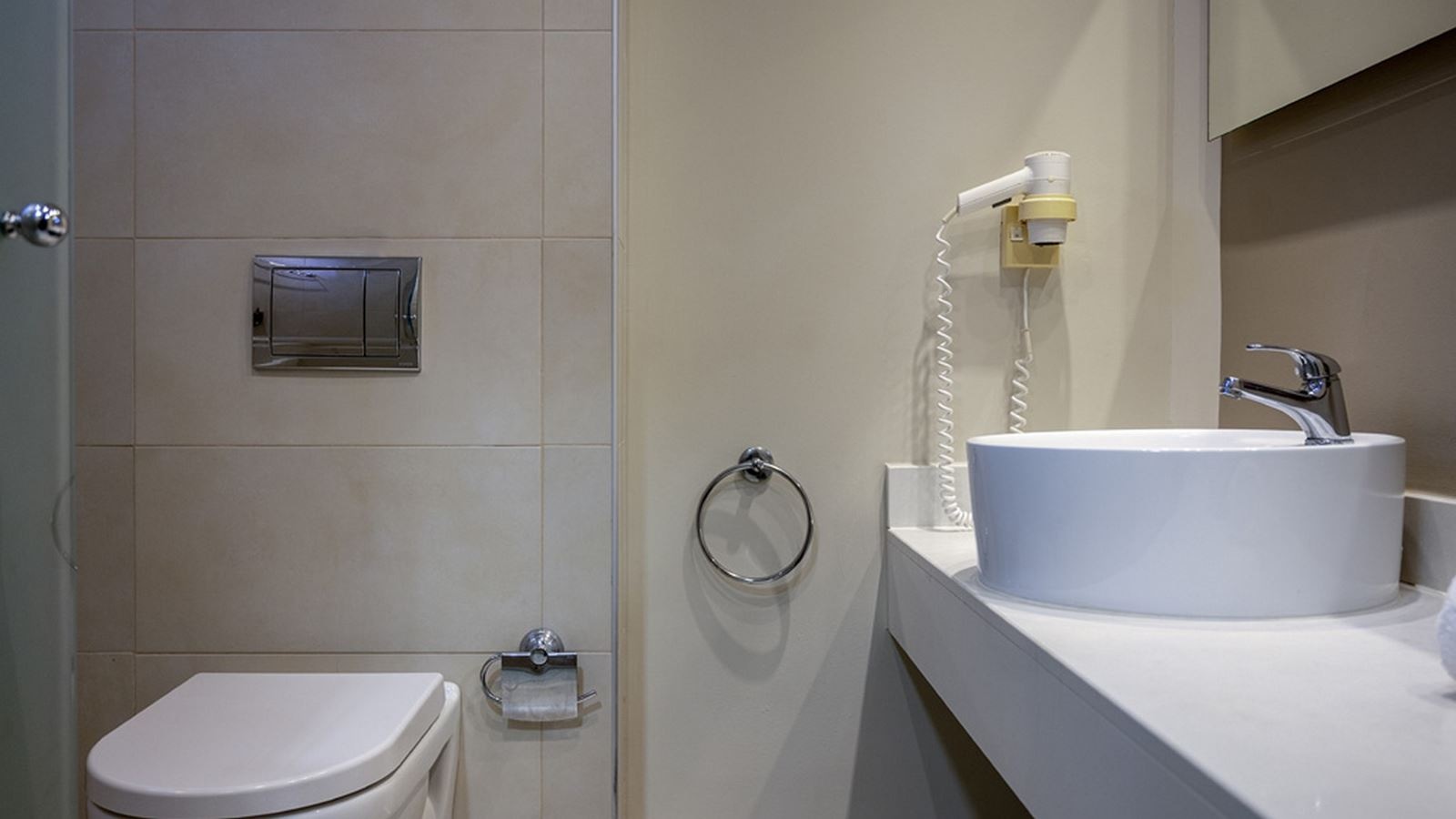 rooms-double-room-with-shared-pool