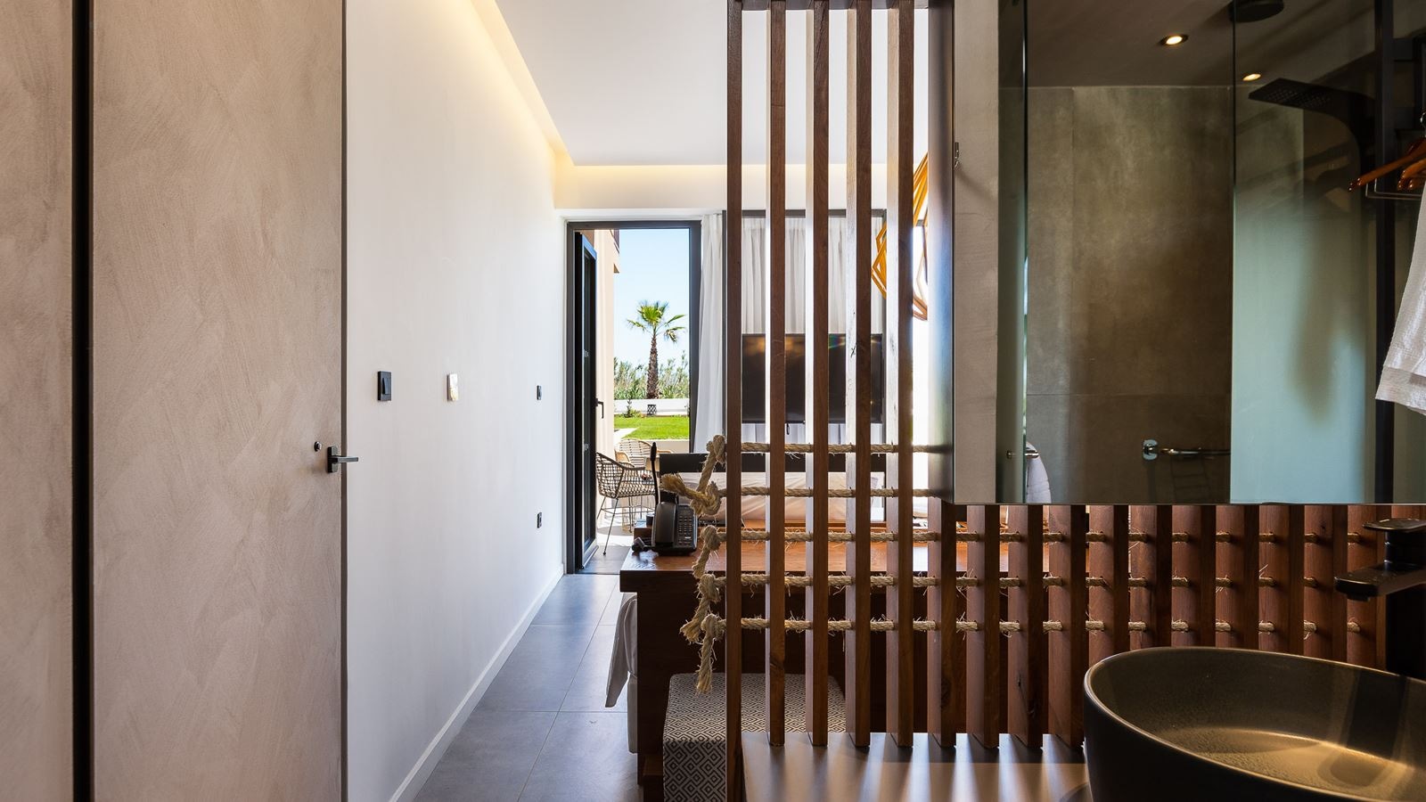 rooms-double-room-garden-level-with-outdoor-jetted-tub