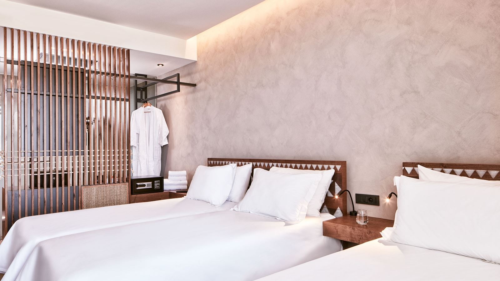 rooms-superior-room-garden-level-with-outdoor-jetted-tub