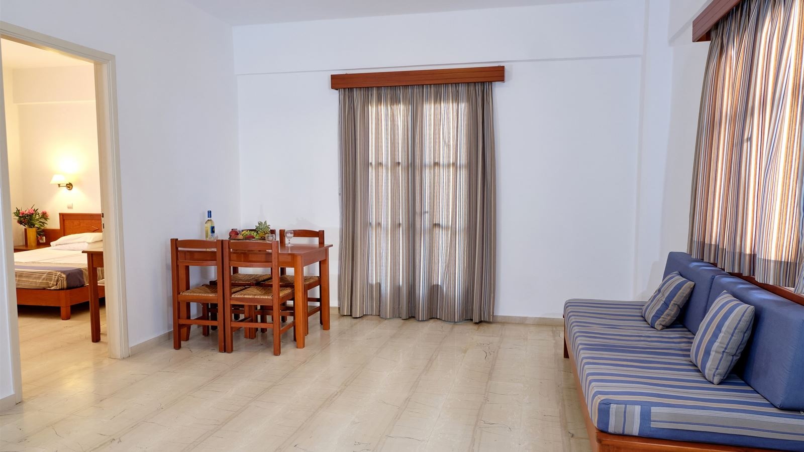 rooms-apartment-family