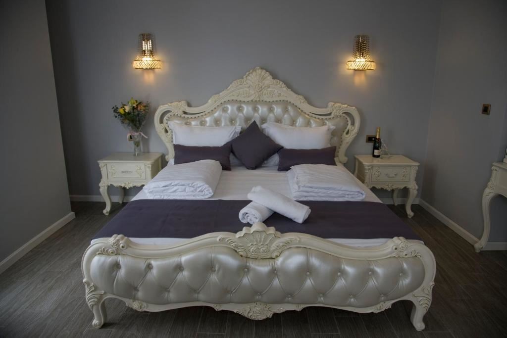 rooms-double-superior-room