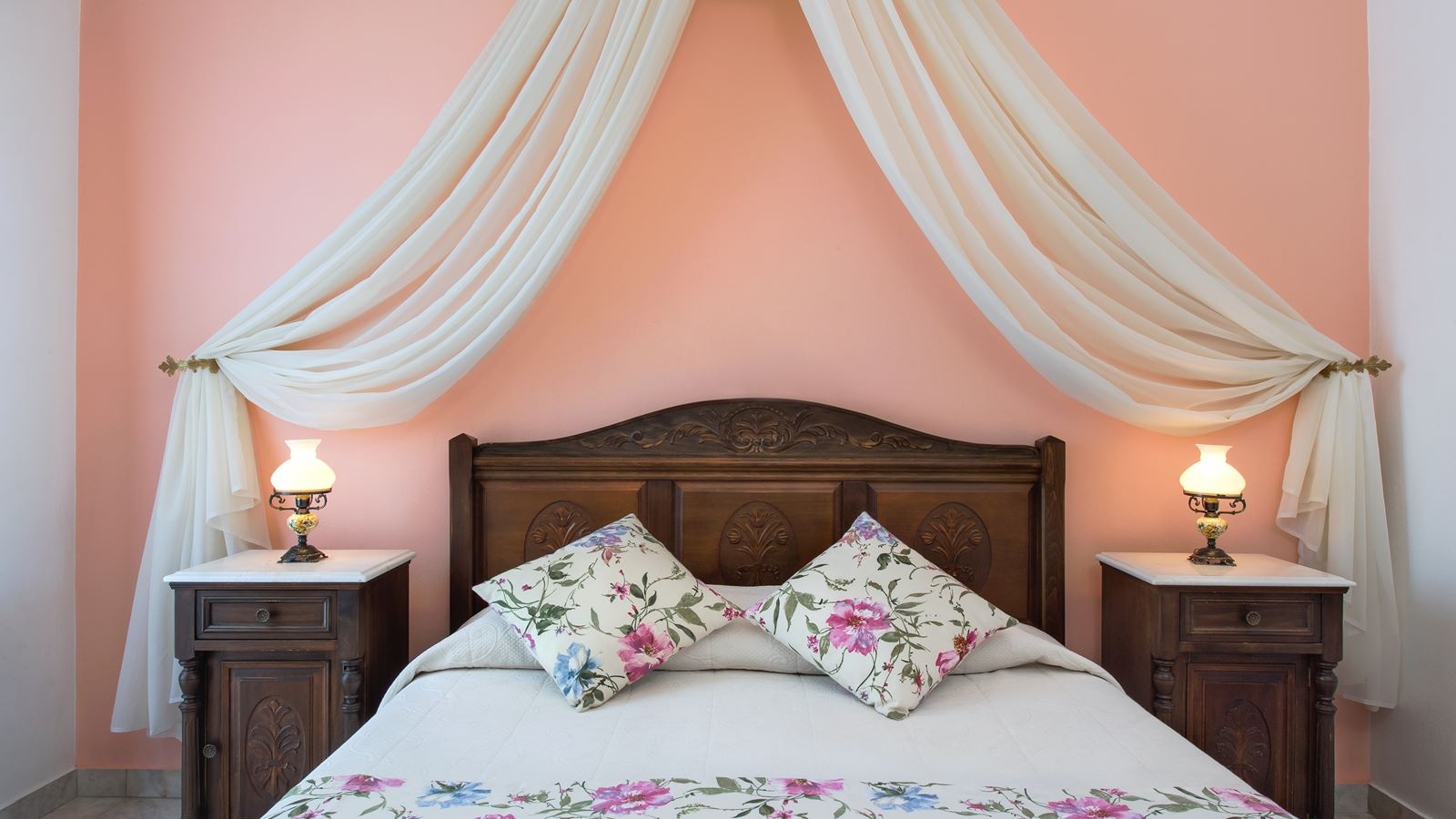 rooms-double-or-twin-with-views