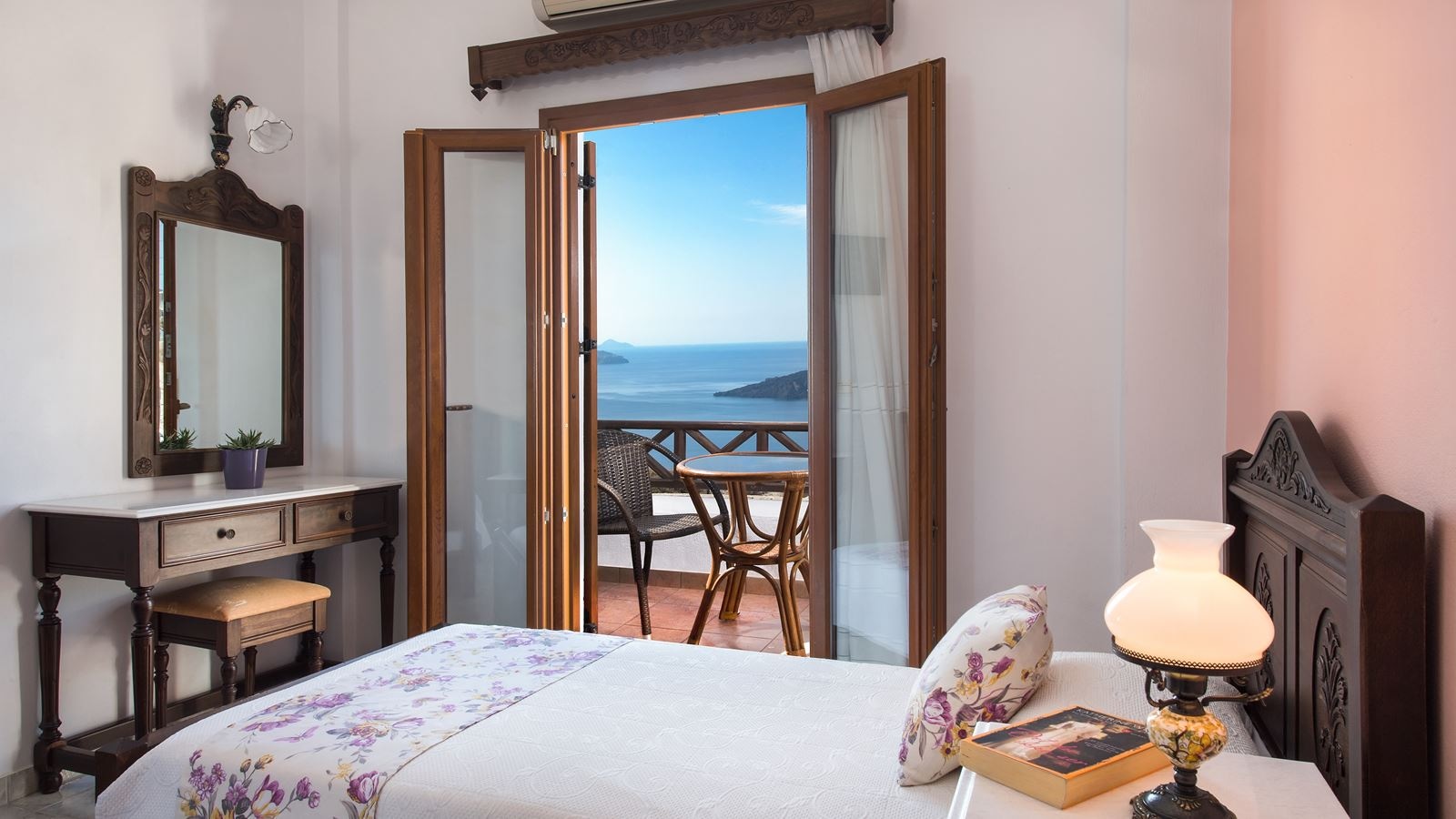 rooms-double-or-twin-with-views