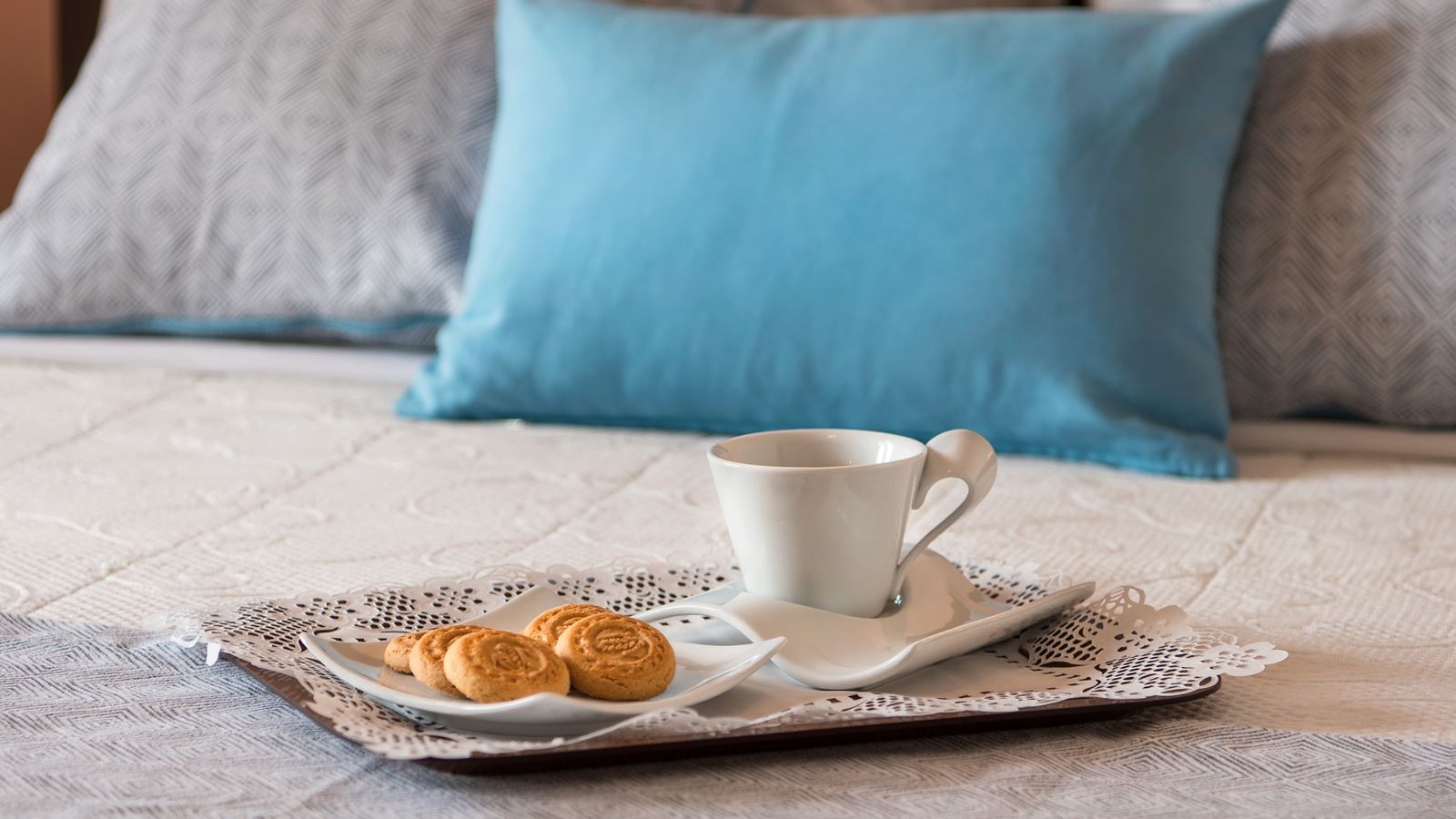 rooms-triple-with-views