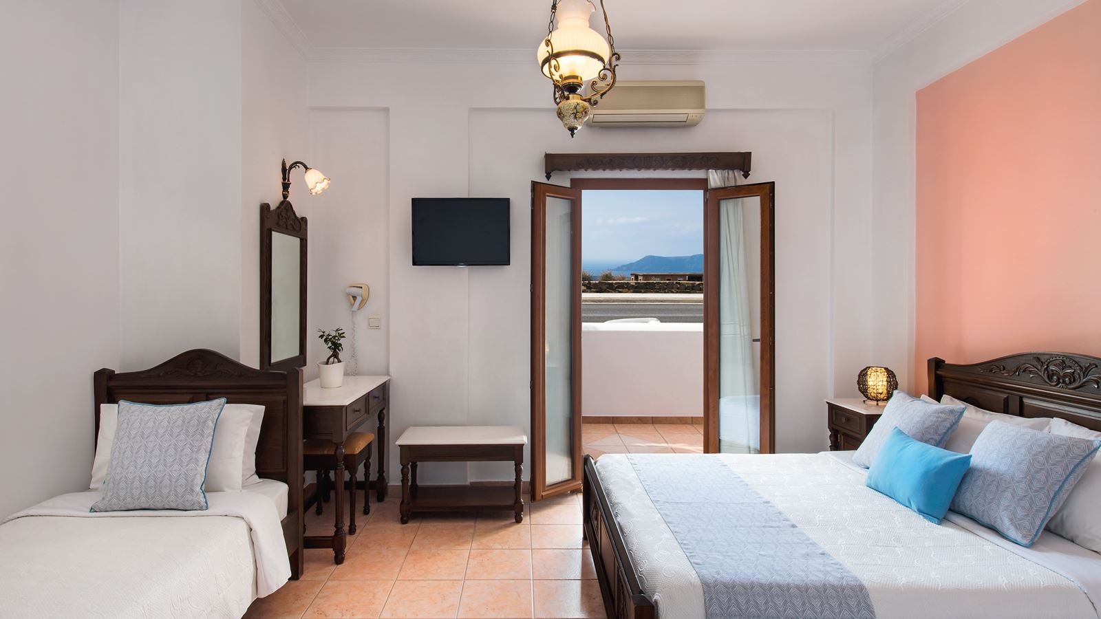 rooms-triple-with-views