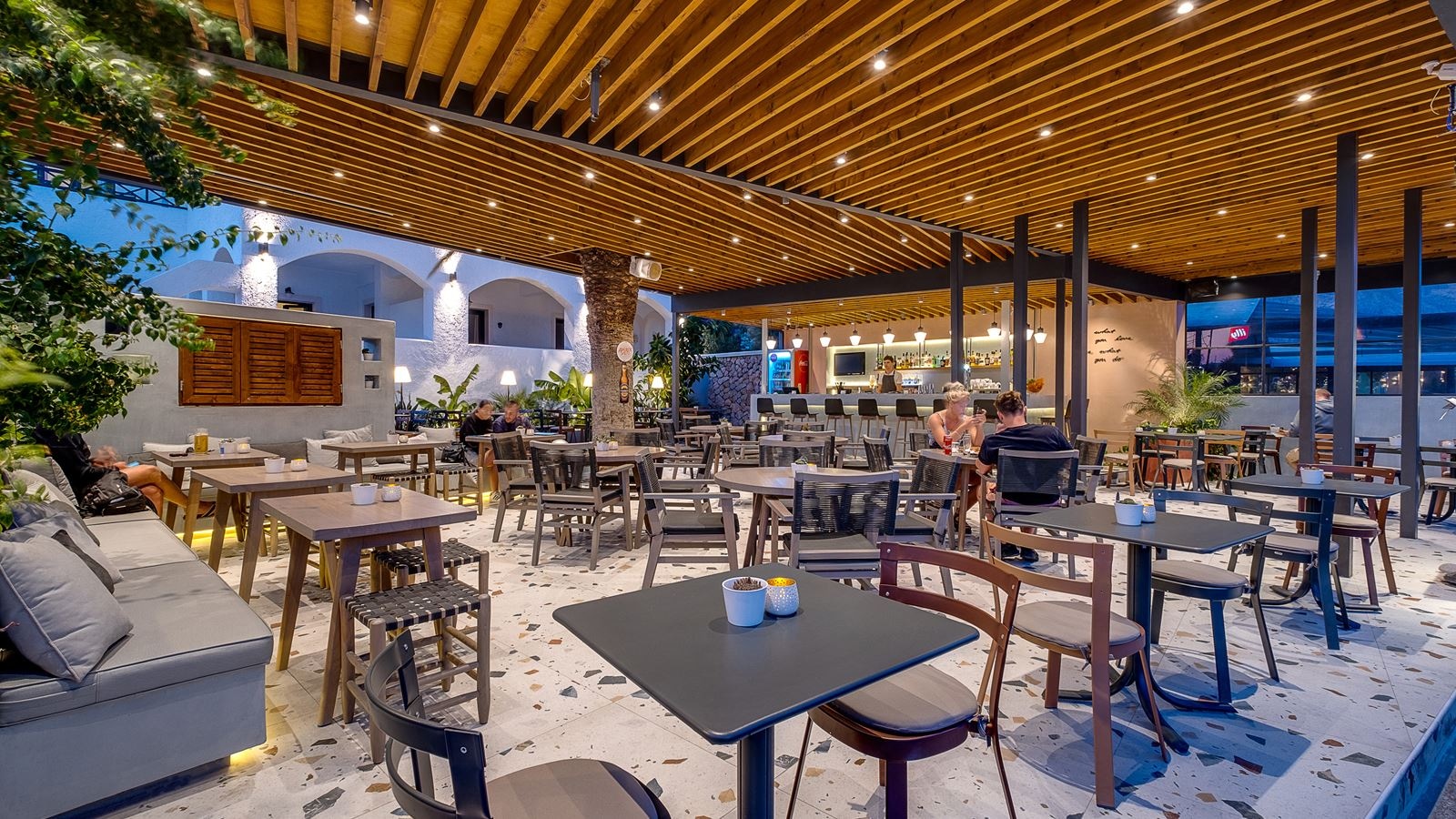 restaurants-restaurants