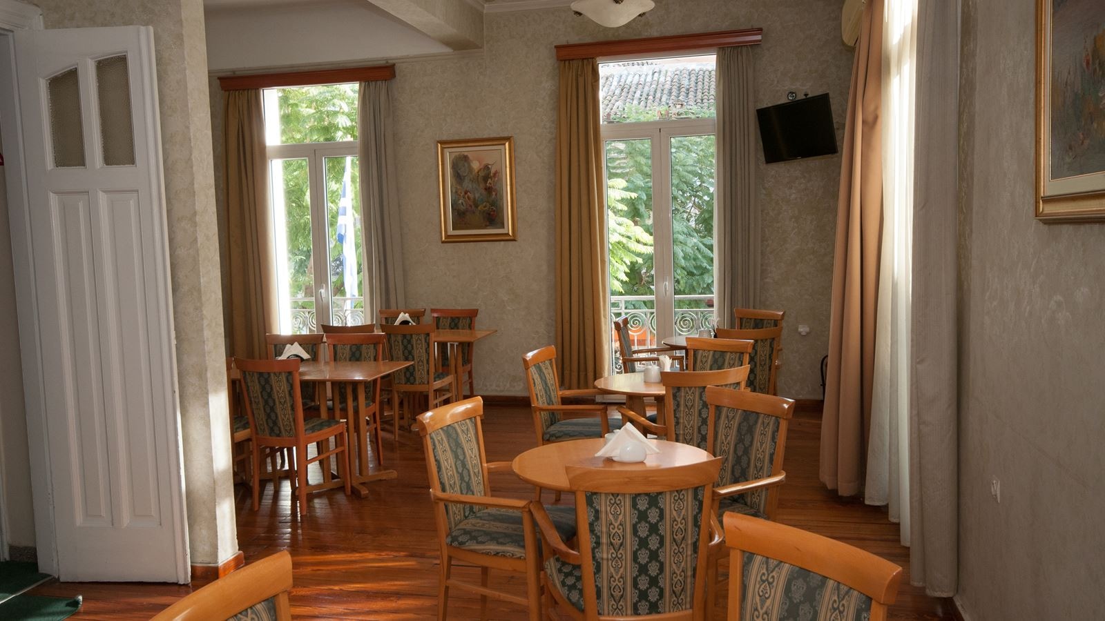 restaurants-restaurants